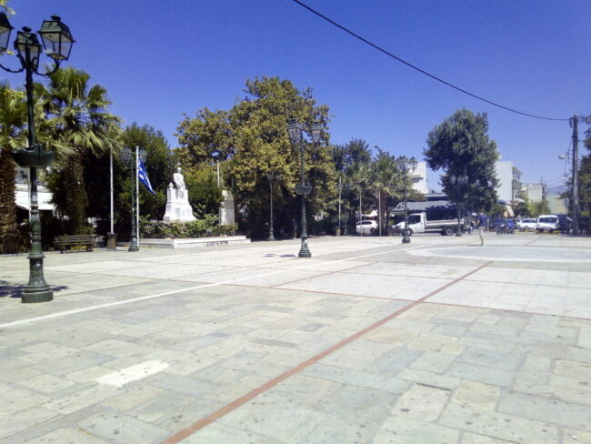 The_central_square_of_Elefsina_(Eleusis),_Greece_01